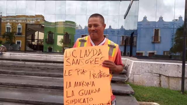 El hombre pidió apoyo al Gobierno de Layda Sansores para resolver su situación