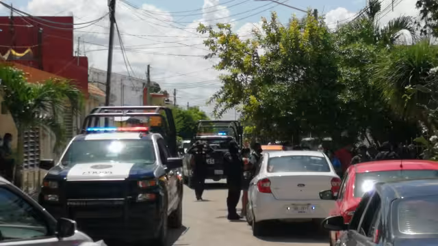 Los presuntos delincuentes se dieron cuenta que habían sido descubiertos