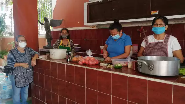 Seguimos con las indicaciones correspondientes e implementamos el uso de cubrebocas. Foto: Irene Barradas