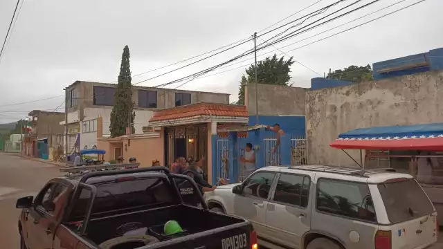 Sin motivo aparente, un sujeto no identificado golpea a la señora Cecillia C., de aseo urbano