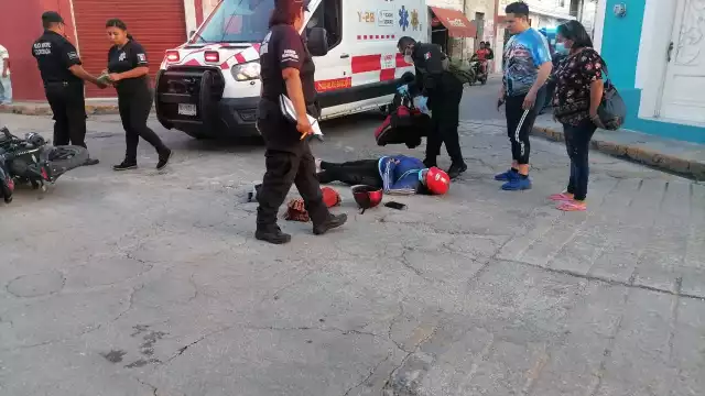 La mujer que conducía una de las motos fue trasladada al hospital