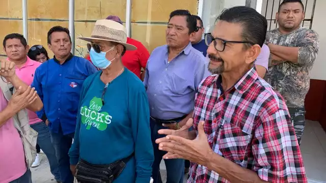 Ayudantes de taxi o “martillos” dieron un plazo de 7 días a la ARTEC para atender sus demandas.