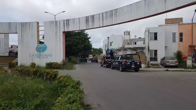 Los hombres huyeron del lugar hacia la invasión de In House. Foto: Por Esto!