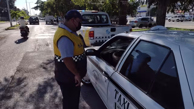 Estos operativos tienen la intención de verificar que operadores y usuarios del transporte público, cumplan con los protocolos sanitarios