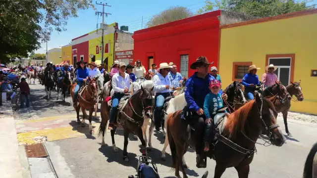 Wilberto Flota Ake, presidente municipal, invita a la gente a ser partícipe de la celebración