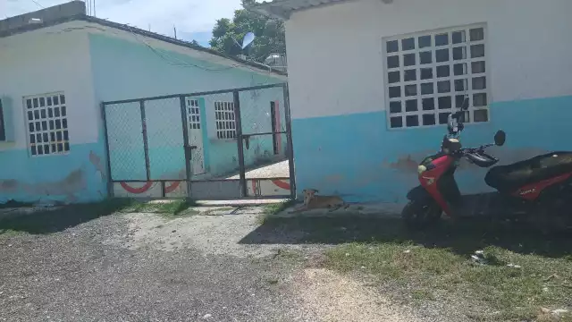 Motocicleta amarilla desaparece en colonia Fátima de Escárcega