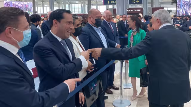 Mauricio Vila muestra su apoyo hacia AMLO