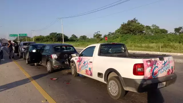 Al lugar llegaron elementos de la Policía, así como aseguradoras