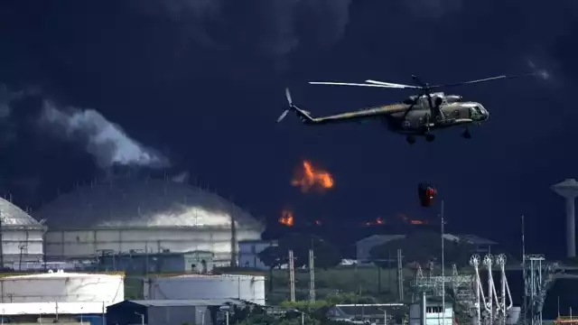 Un rayo causó el incendio en uno de los depósitos de petróleo en Matanzas, Cuba