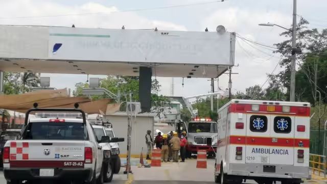 El empleado de la CFE se encontraba trabajando a 15 metros de altura