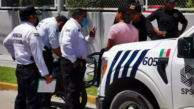 El problema fue cuando los uniformados solicitaron la licencia de conducir del motorizado