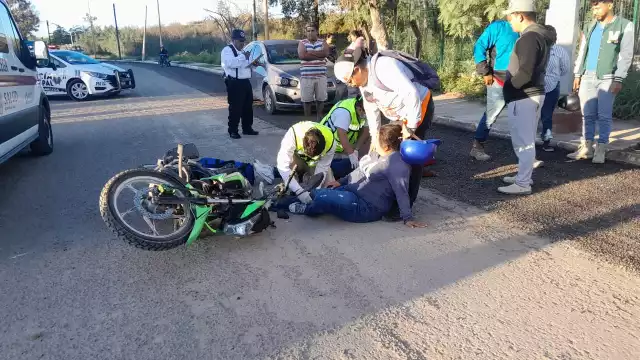 Dos mujeres resultaron lesionadas tras ser impactadas por una camioneta en la colonia Salsipuedes