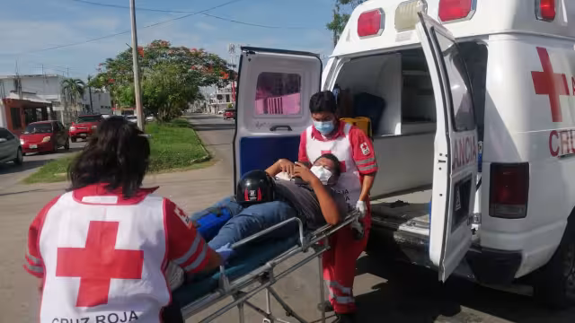 El accidente de tránsito ocurrió en el cruce de las avenidas San Salvador con Juárez