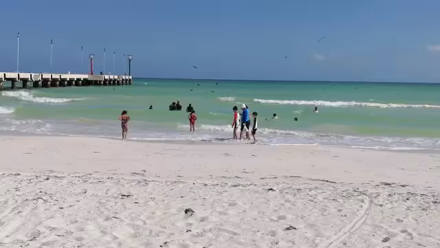 En el primer día de asueto se registró buena afluencia de bañistas y se espera que incremente los próximos días, con buena derrama para el comercio