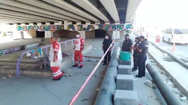 El abuelito falleció debajo de un puente vial en Playa del Carmen; fue uno de sus compañeros quien lo encontró sin vida