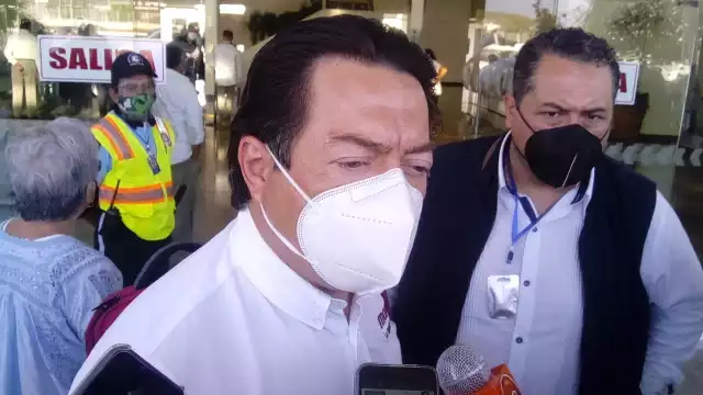 Mario Delgado Carrillo durante su arribo a la ciudad de Campeche