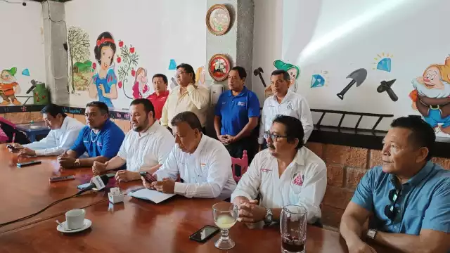 Taxistas señalaron que el SUTV solamente busca hacer experimentos en sus servicioos