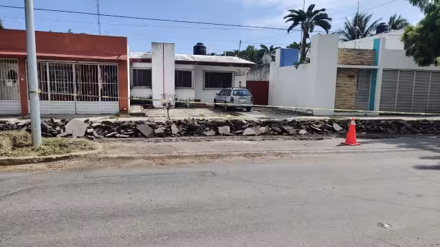 Los trabajos que realiza la dependencia se hacen a través de las empresas que son adjudicadas con las obras de construcción en Chetumal