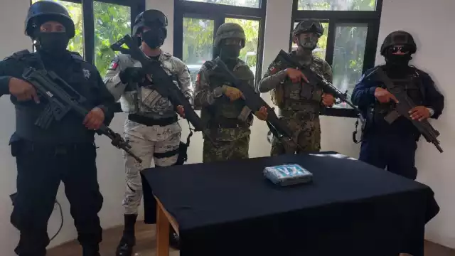 La localización del paquete de forma rectangular se llevó a cabo a la altura de la playa Akumal, entre el perímetro de la Playa Blanca