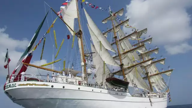 La algarabía de los mismos cadetes contagió a los espectadores que disfrutaban sobre el malecón de Cozumel