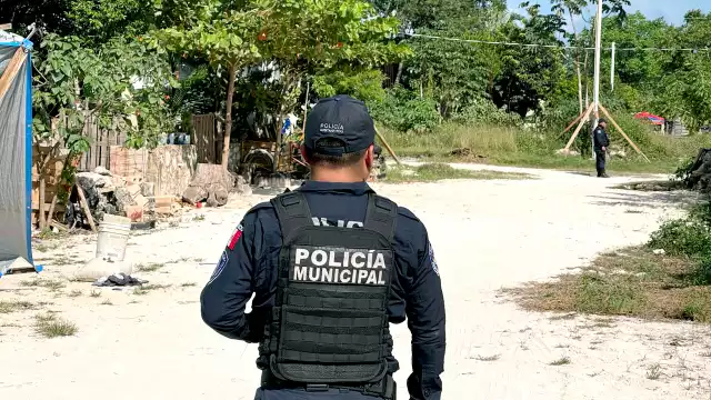 Un presunto elemento de la policía municipal fue levantado junto con un civil por un grupo armado