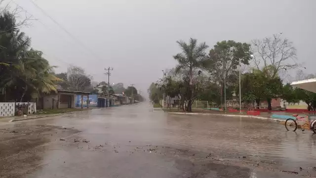 Tromba azota la comunidad de Xhazil Sur del Municipio de Felipe Carrillo Puerto,