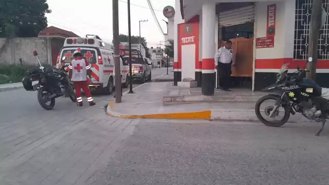 Policías y paramédicos arribaron al sitio para timar conocimiento de lo sucedido