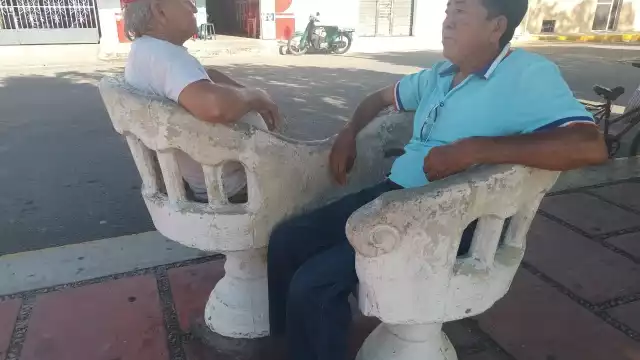 Junto a las parteras o comadronas es un oficio casi extinto en Yucatán