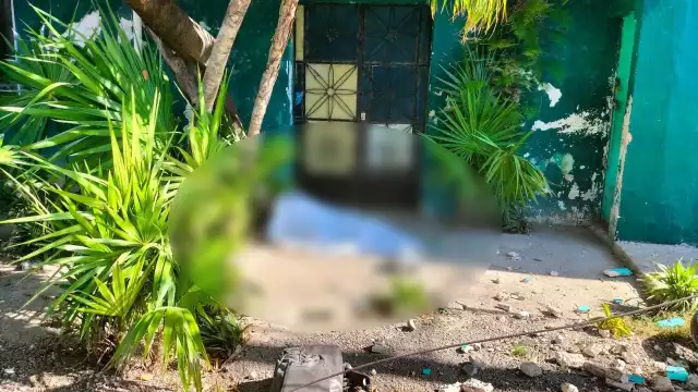 El joven fue proyectado y cayó en la puerta de una casa