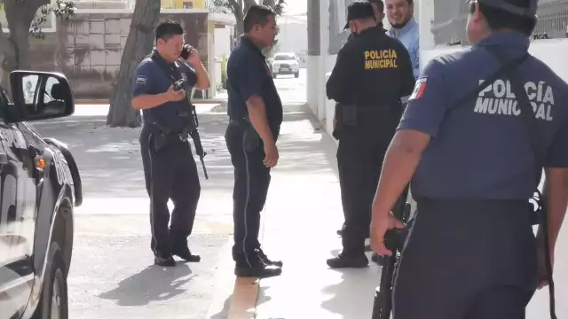 Los policías alertaron a Protección Civil tras dar con el lugar en el que se detonaron los cuetes. Foto: Ricardo Jiménez