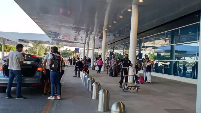 Al interior del aeropuerto de Mérida el servicio de Uber no está disponible