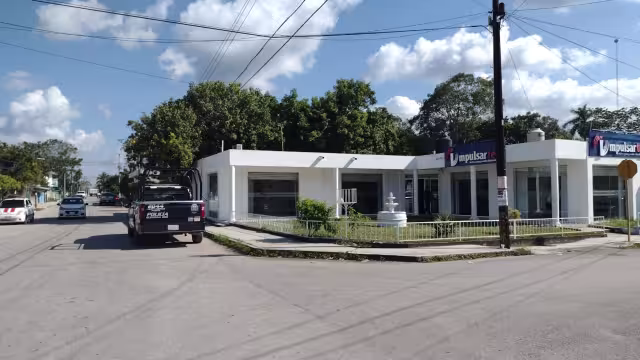 Los hechos ocurrieron en una sucursal ubicada en la calle 75 por 68 de la colonia Jesús Martínez Ross