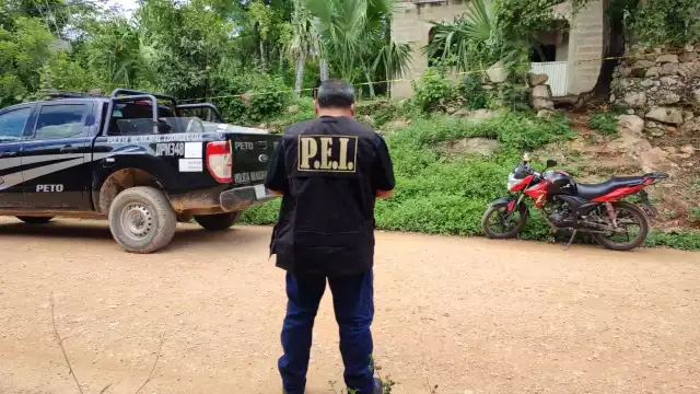 La Policía Estatal de Investigación acordonó el área para comenzar las investigaciones sobre la muerte de un joven en Peto