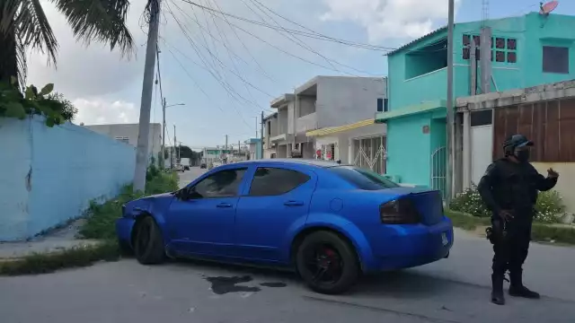 El golpe en ambas carrocerías también produjo que se necesitara asistencia de una grúa