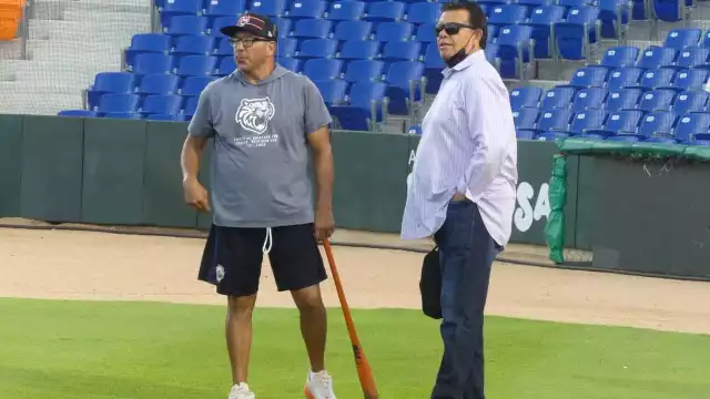 Fernando “Toro” Valenzuela visita a Tigres de Quintana Roo