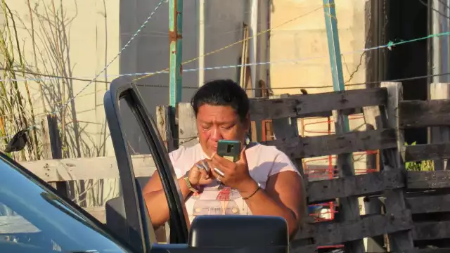 La mujer terminó con el ojo hinchado tras ser golpeada con un palo por su hermano