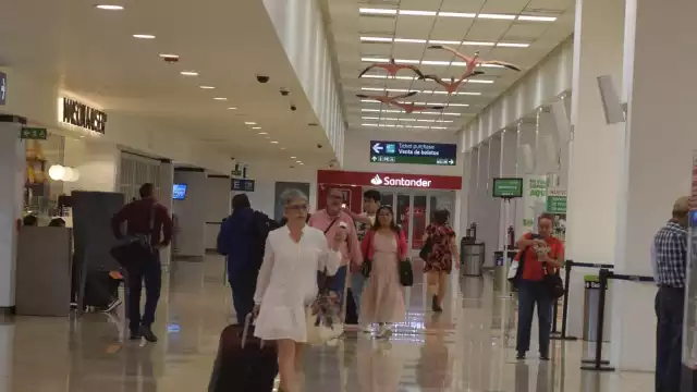 Los retrasos van desde los 15 minutos en vuelos este viernes