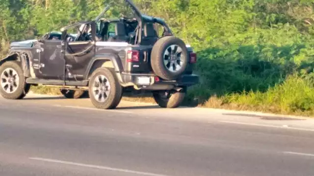 La camioneta quedó con varos daños