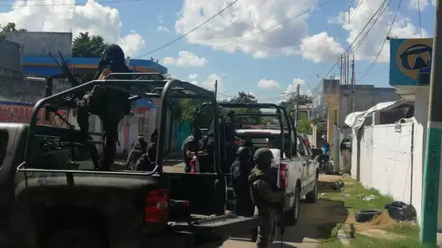 Según testigos de los hechos las personas que se encontraban en el interior de la vivienda intentaron huir