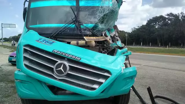 El autobús de turismo presentó graves daños