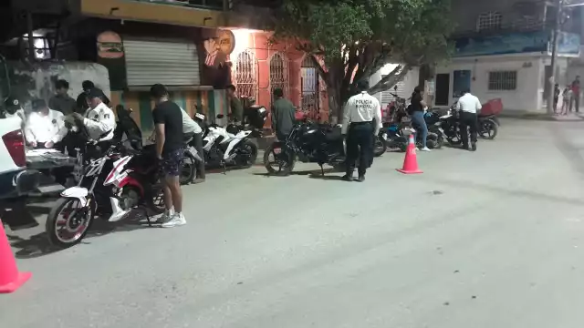 Aseguran motocicletas  en filtro políciaco.