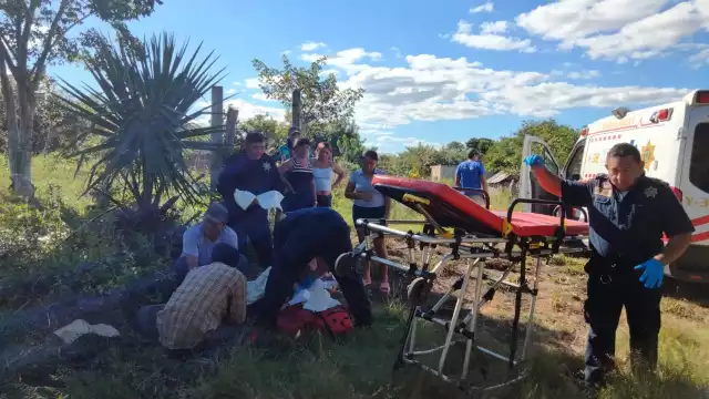Paramédicos atendieron a la mujer y la trasladaron al hospital San Carlos de Tizimín