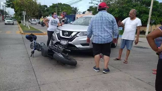 El accidente ocurrió alrededor de las 10:50 horas, cuando sobre la avenida aviación por calle halcón del fraccionamiento Fovissste