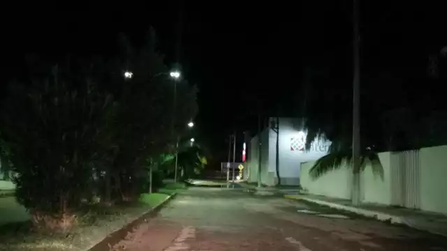 La manta fue colocada durante la madrugada de este lunes. Foto: Julio Javier Mena