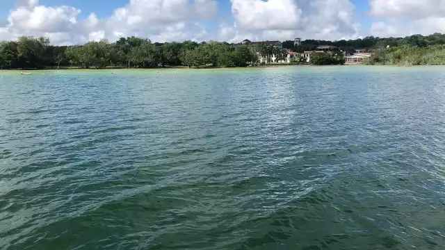 Los colores de la laguna regresan paulatinamente a su esplendor