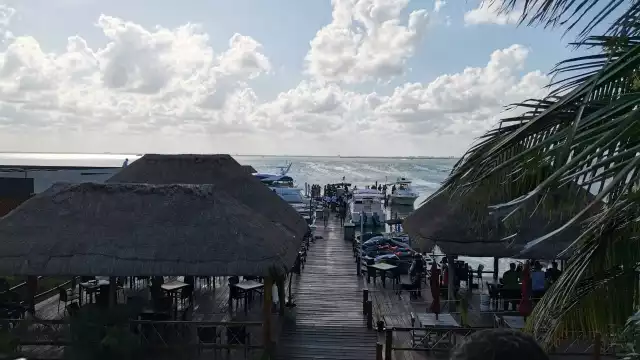 Los cuerpos de las víctimas fueron trasladados a las instalaciones de la Semefo en Cancún