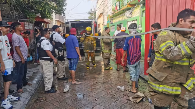 El incendio provocó que al menos el 60% del domicilio se calcinara