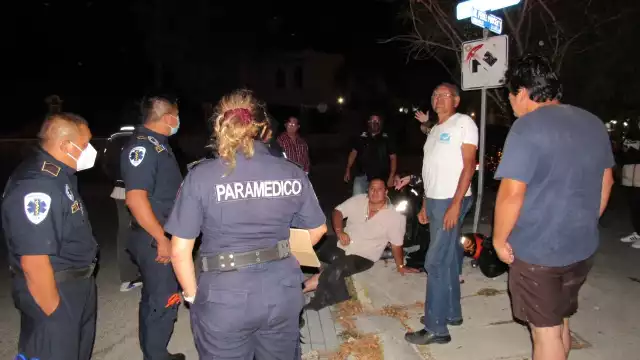 El conductor de la moto quedó herido