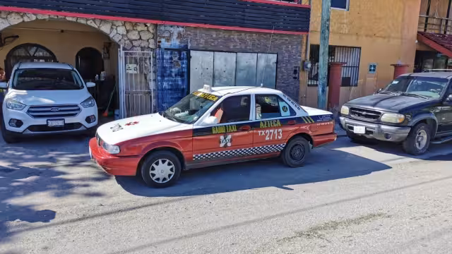 El conductor fue obligado a retirar su vehículo donde afirmó que solo buscaba tener sombra para su unidad