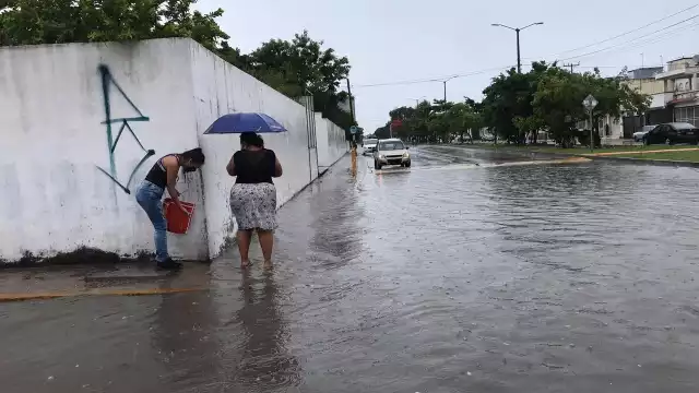 Lluvias muy fuertes a puntuales intensas en el sur y sureste del país